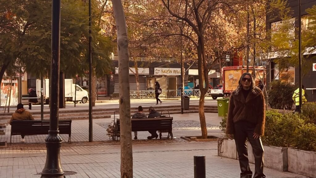 Como Planejar uma Viagem para o Chile em 2026: Guia Completo com Custos, Roteiro, Neve e Dicas Reais 4 Rua próxima ao Airbnb em Providencia, Santiago, Chile
