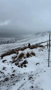 Leia mais sobre o artigo Roupa para Frio e Neve em Santiago: Guia Completo do Que Levar para o Chile Sem Passar Frio em 2026