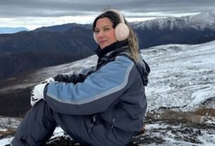 Autismo e viagens: mulher autista na neve em El Colorado, Chile