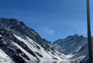 Laguna del Inca em Portillo no Chile durante o inverno
