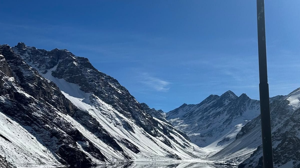 Laguna del Inca em Portillo no Chile durante o inverno