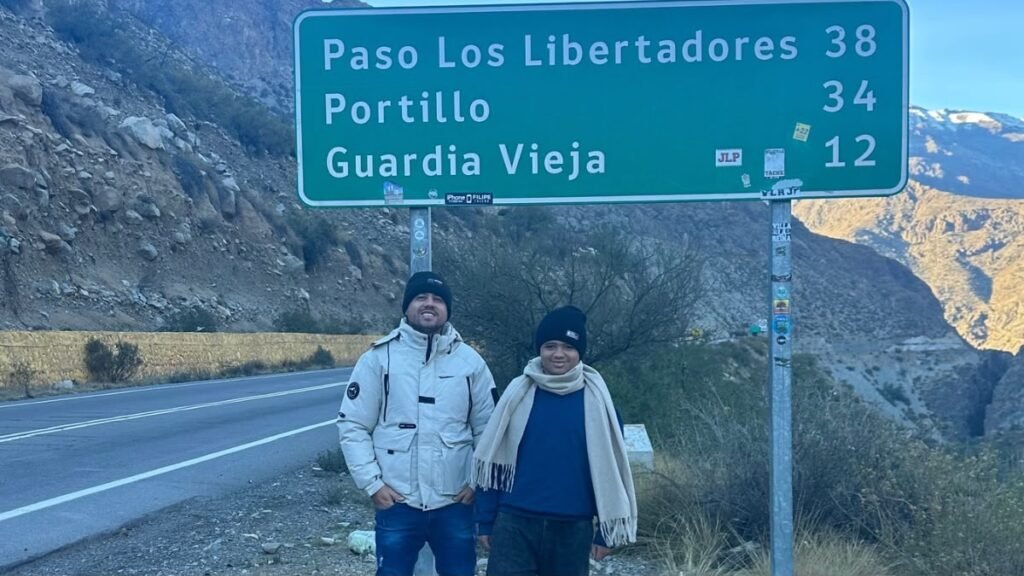 Placa do Paso Libertadores na estrada dos Caracoles, Chile